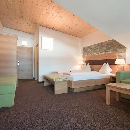 Hotel Alpenwelt 3*