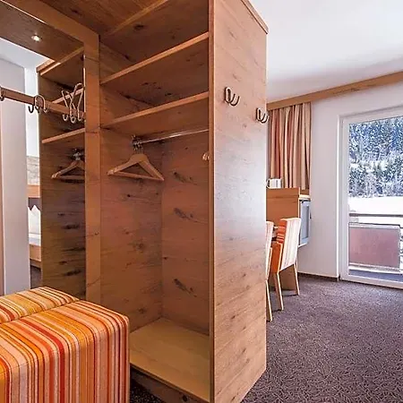 Alpenwelt Superior Hotel 3*
