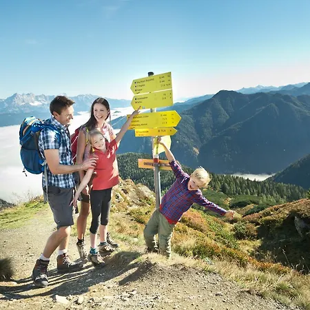 Alpenwelt Superior فلاخاو