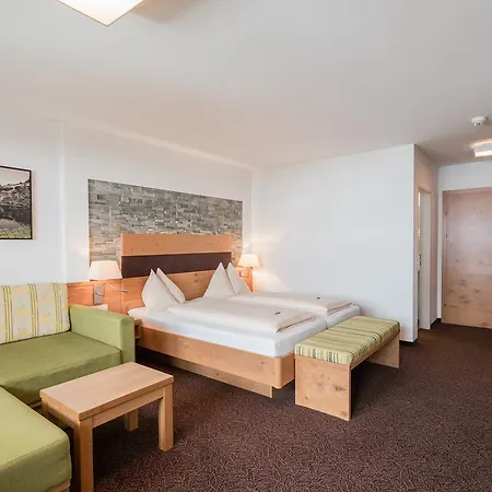 Hotel Alpenwelt 3*
